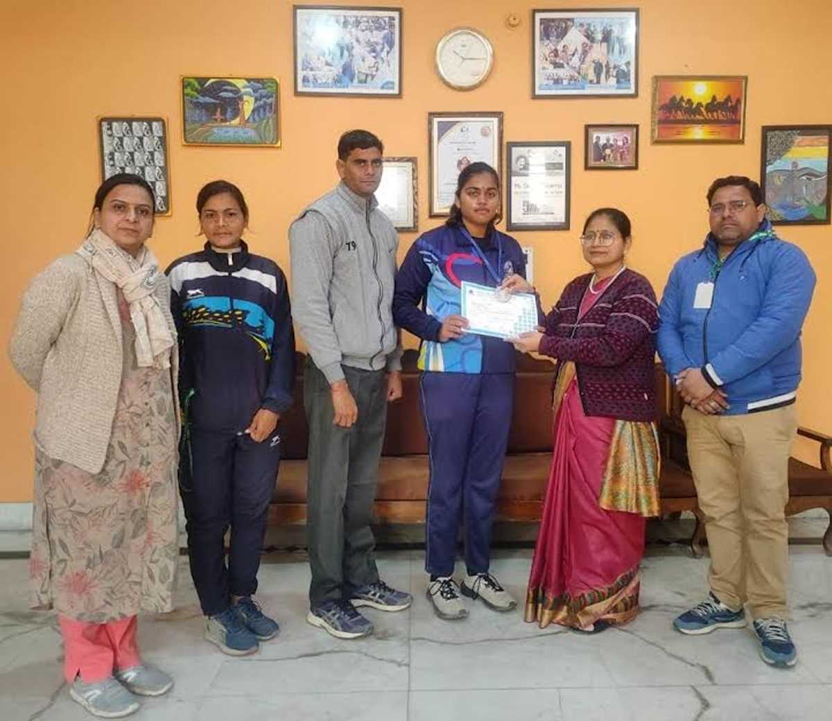 प्रज्ञान की छात्रा ने सीबीएसई की राष्ट्रीय डिस्कस थ्रो प्रतियोगिता में जीता रजत पदक